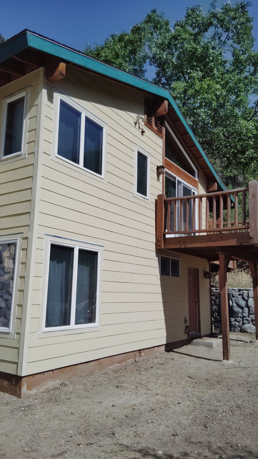 Mountain View home before exterior repaint